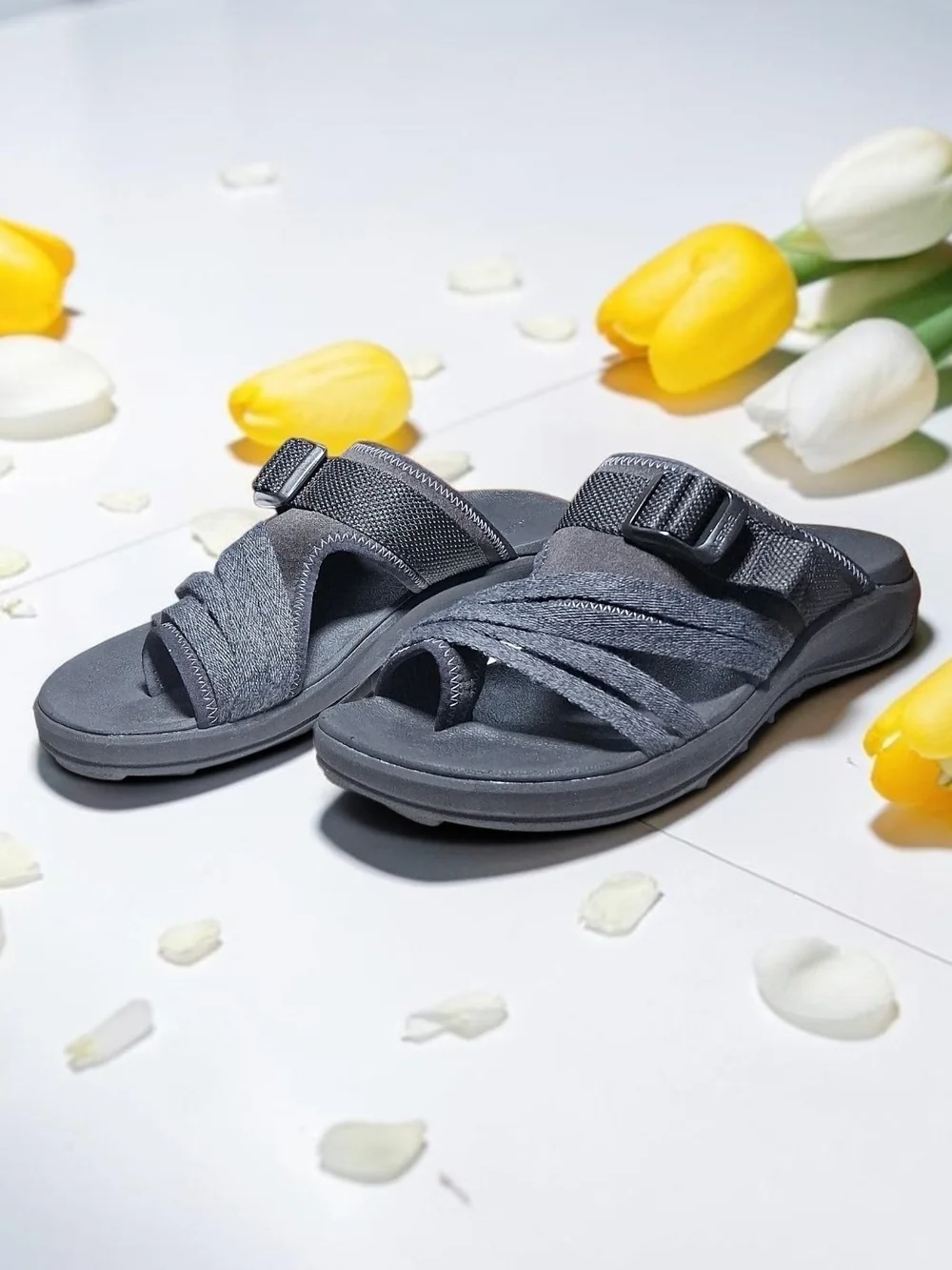 Woman's Sandals Merrell District 4 Post Sandal US Size 8
